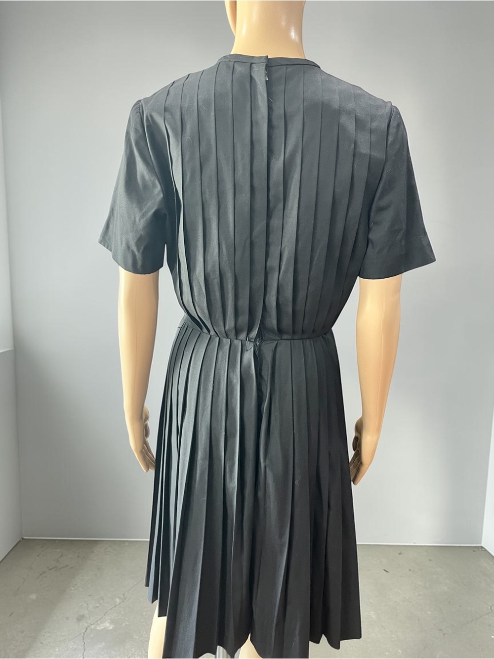 Vintage 50s 60s Herman Marcus Dallas Black Pleated Fit & Flare Dress - Picture 6 of 8